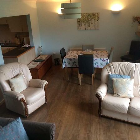Gables Court Holiday Apartments Суонидж Екстериор снимка