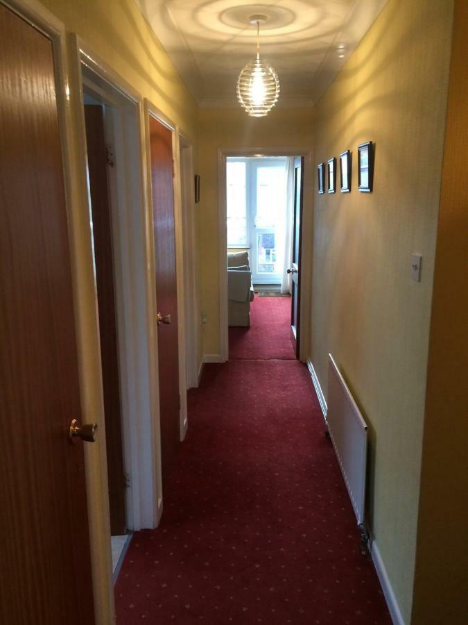Gables Court Holiday Apartments Суонидж Екстериор снимка